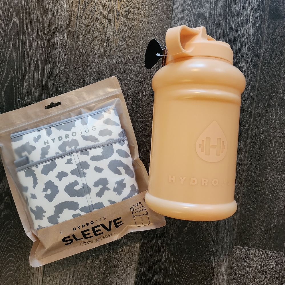 NEW Hydrojug 73oz with Sleeve